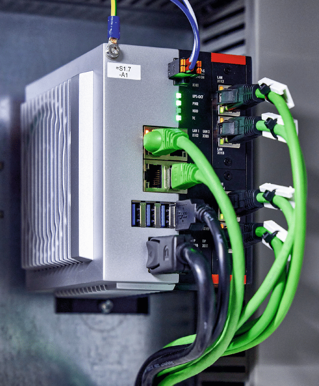Industrie-PC C6032 von Beckhoff